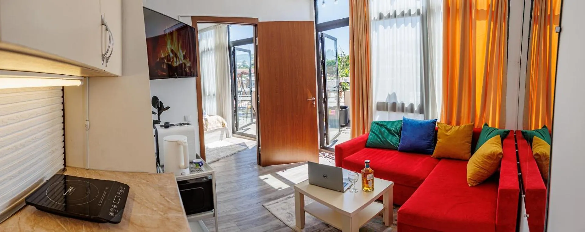 Charming Apt With Balcony Tiflis